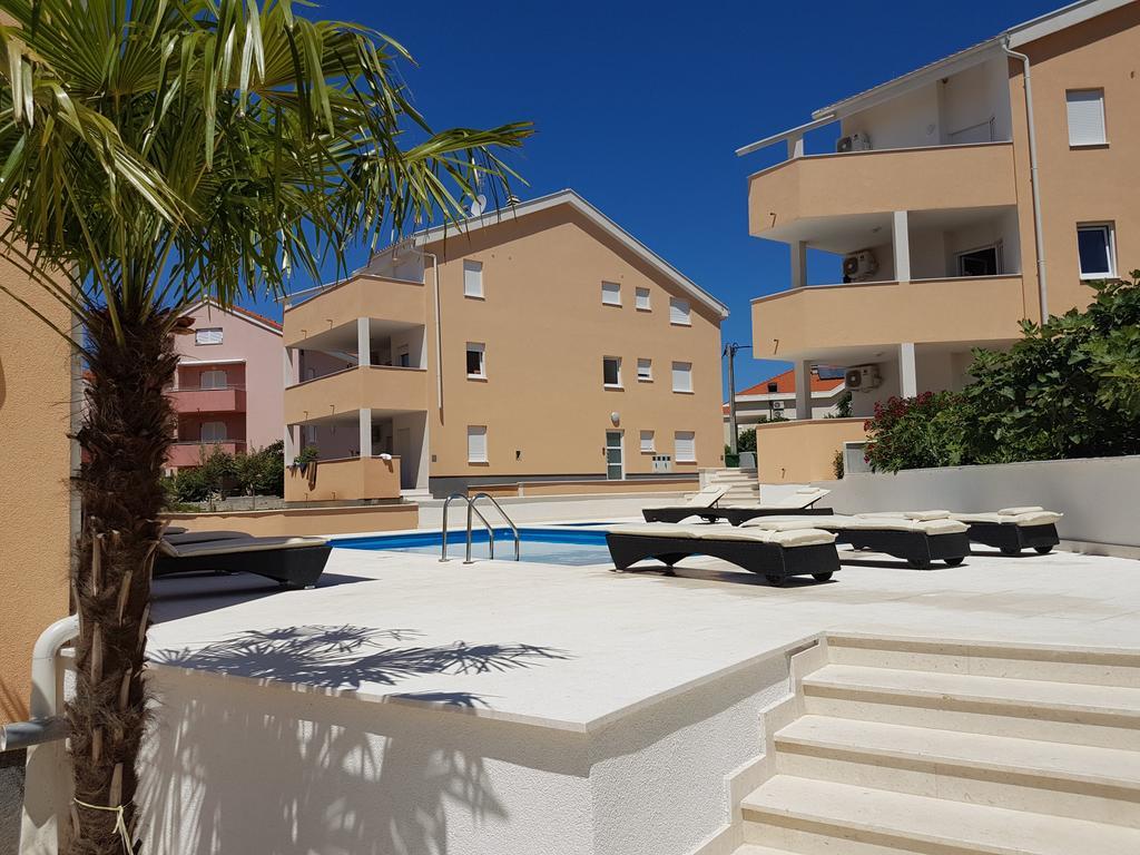 Orange Apartments Novalja Exterior photo