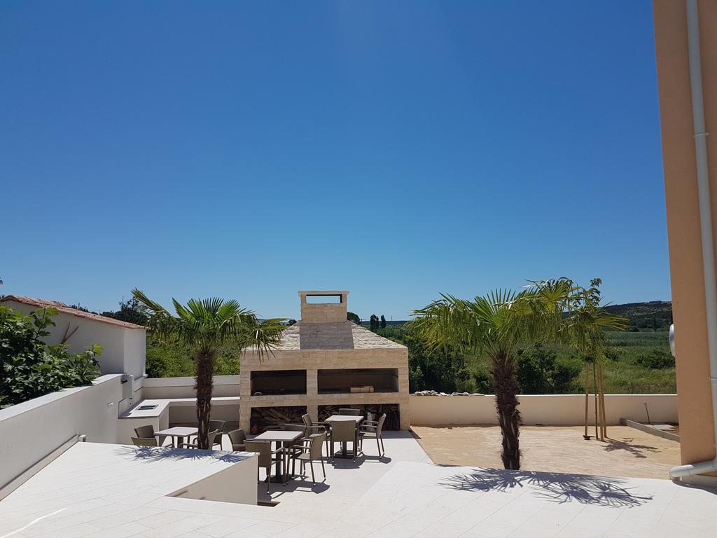 Orange Apartments Novalja Exterior photo