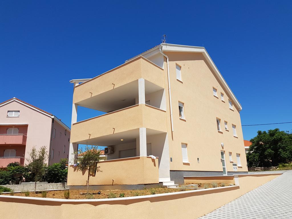 Orange Apartments Novalja Exterior photo