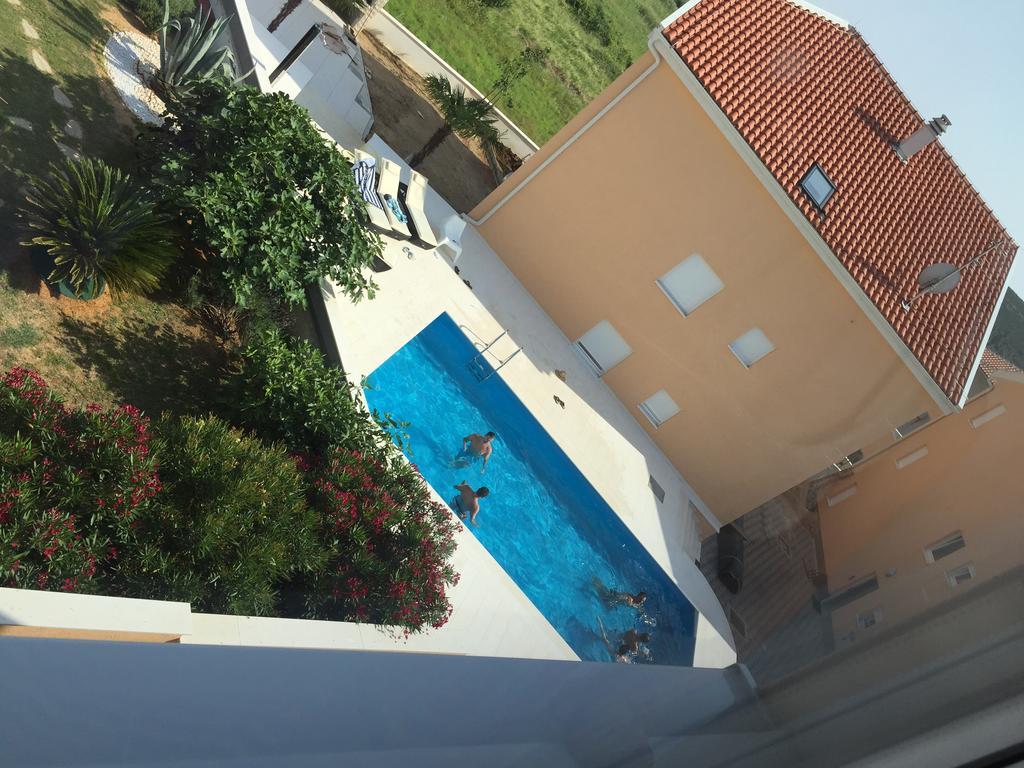 Orange Apartments Novalja Exterior photo