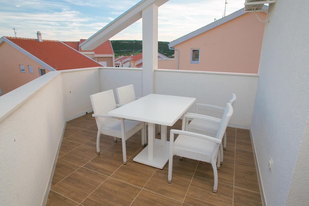 Orange Apartments Novalja Exterior photo